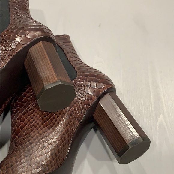 Donald/ Pliner LAILA2 BOOTIE SIZE 8 - Picture 11 of 14